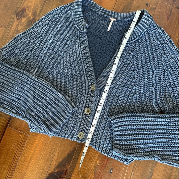 Free People Sweet Nothings Cropped 100% Cotton Cardigan Navy Blue - Size S - Picture 5 of 9